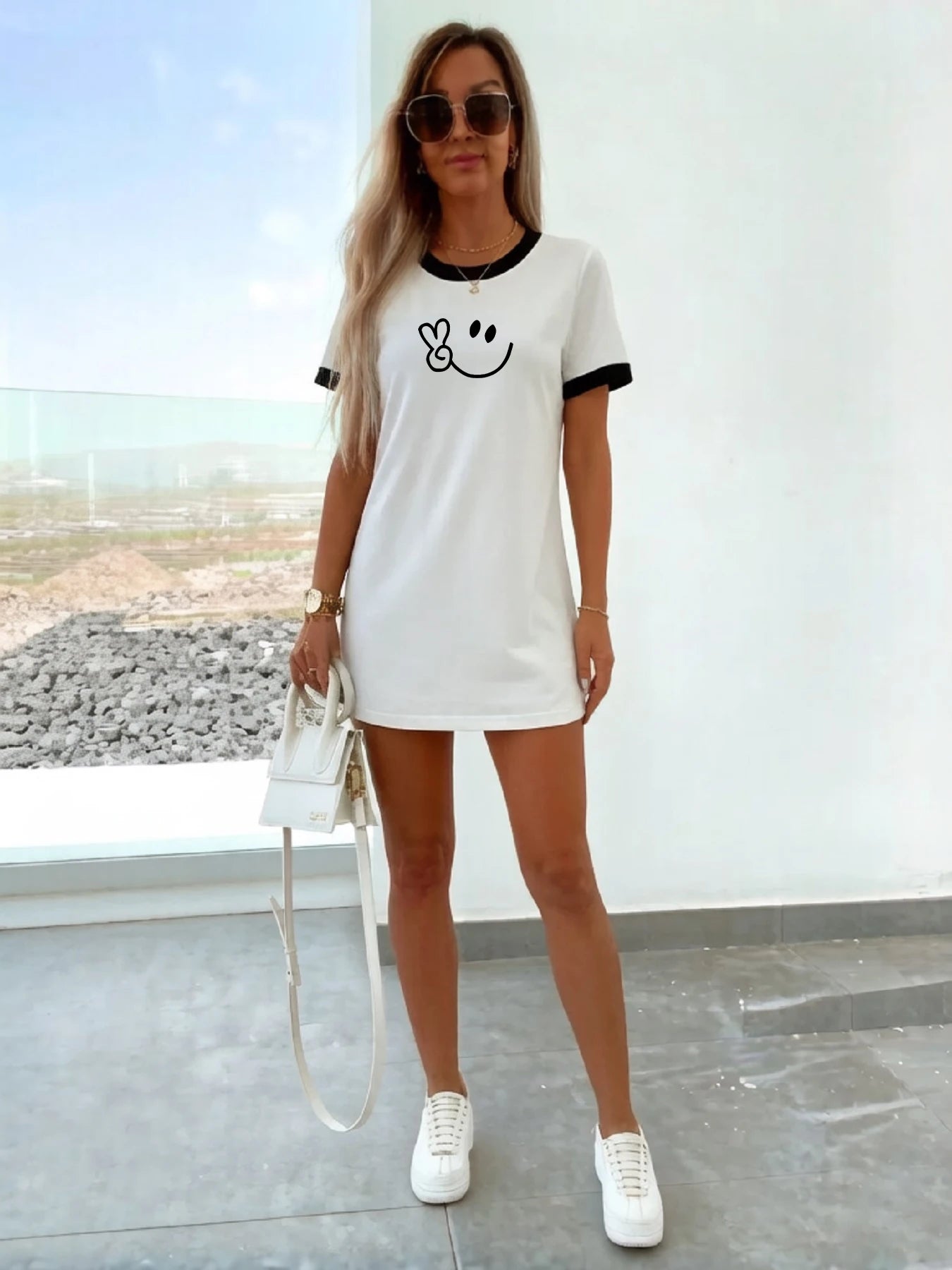 Playful and Age-Reducing Casual Long Tops, Cute Smiley Face Print Women's T-Shirt Dresses, Slim-Fit Women's Tops and Dresses, Youthful Short-Sleeved Color-Block Tops, Spring and Summer Campus Outfits, Women's Clothing