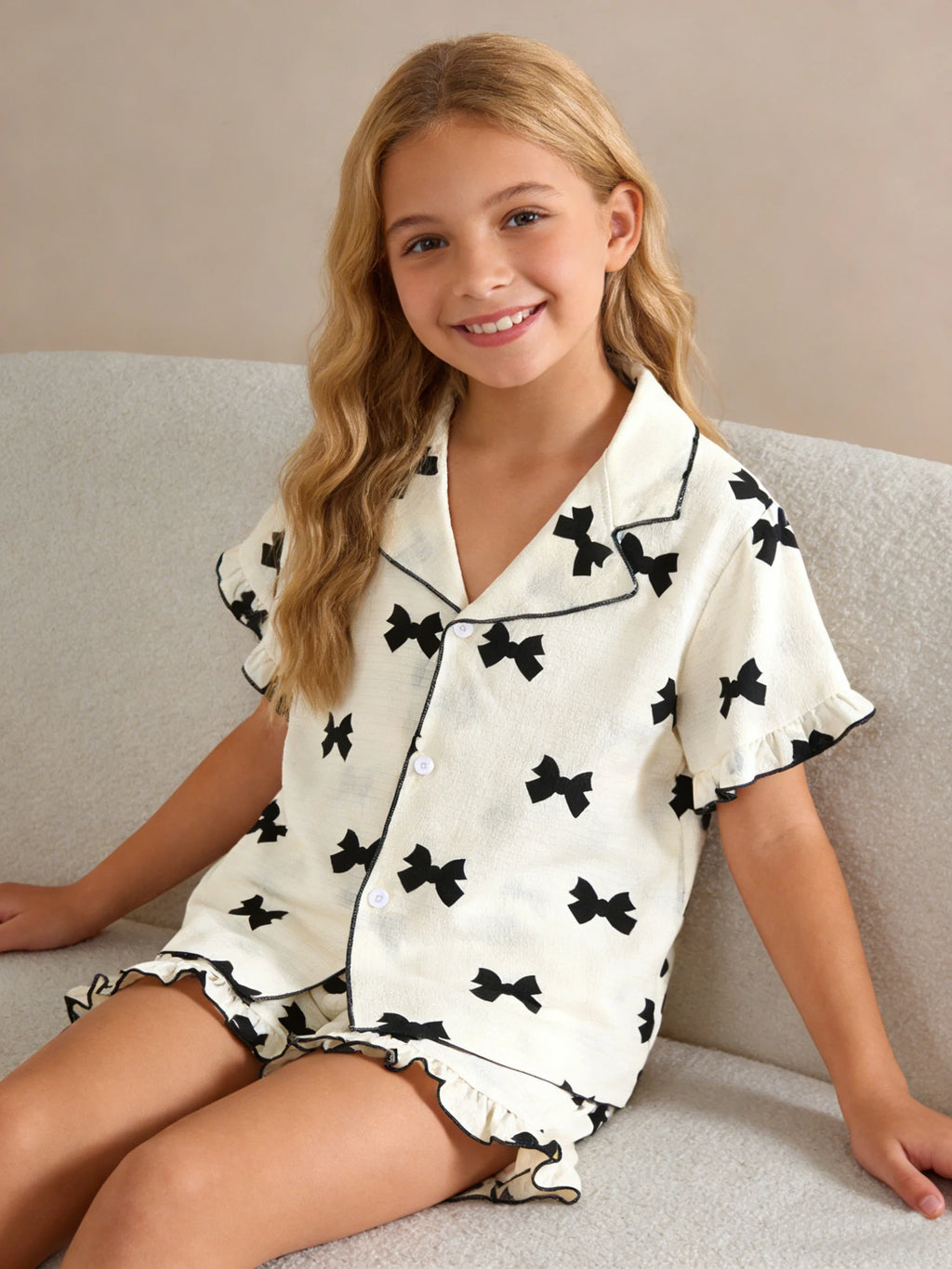 Little girl's summer home clothes, girls bow-tie cardigan button short-sleeved top shorts, suitable for casual wear at home