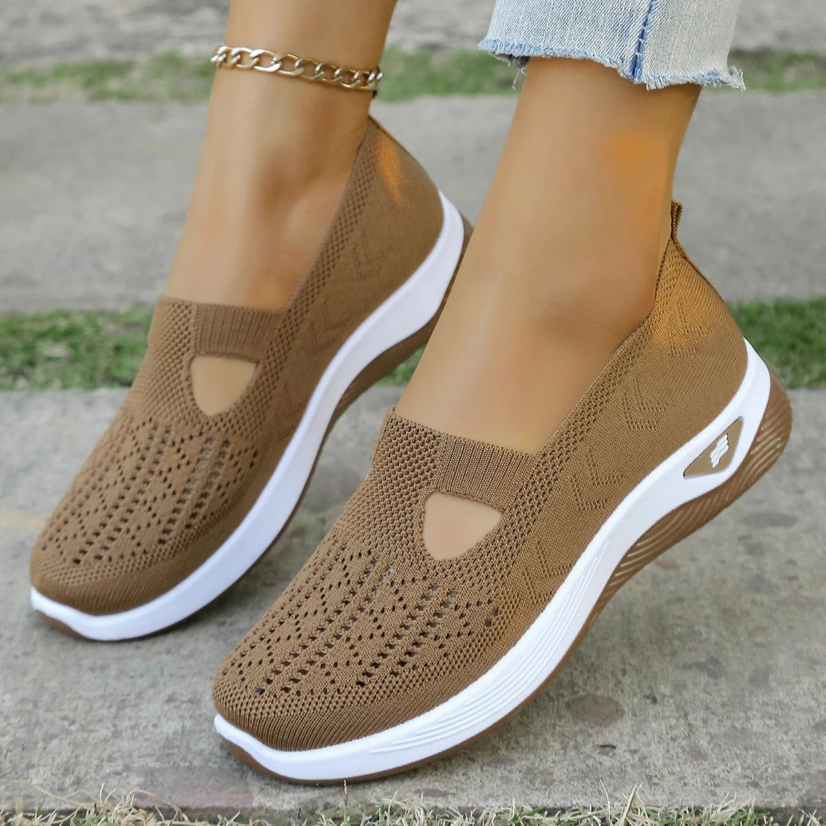 Summer women's casual sports shoes simple  light and solid women's shoes for sale throughout the four seasons with free shipping