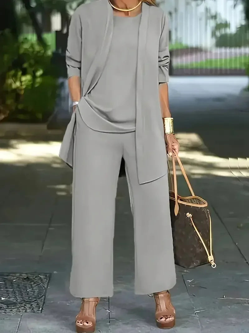 Plus Size Women's Light Casual Outfit