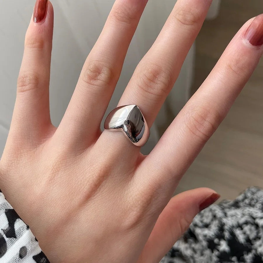 New Trendy Two-color Black Heart Rings For Women Minimalist Aesthetic Drop Of Oil Open Rings Female Metal Punk Party Jewelry
