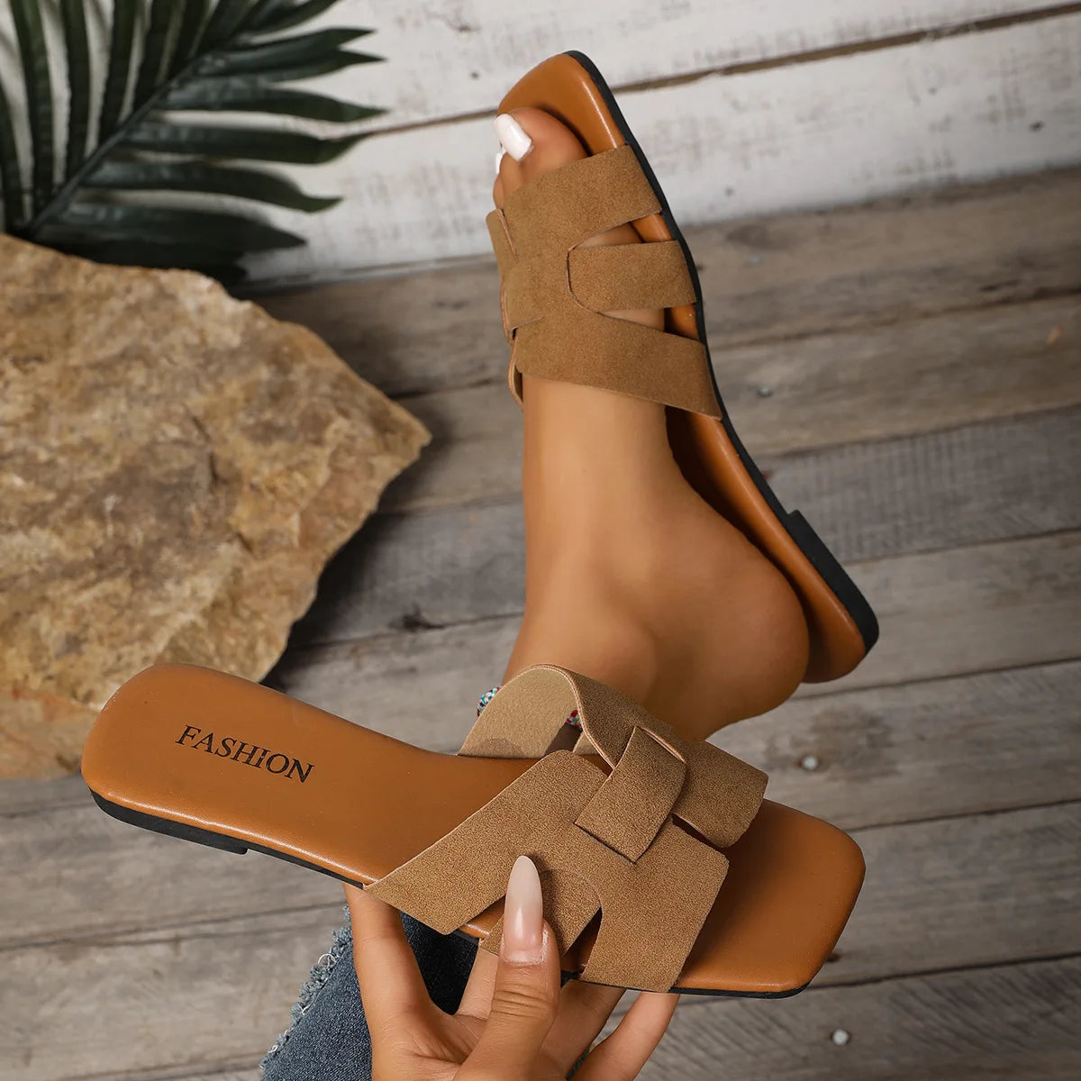Summer Women Shoes Classic Slippers Square Open toed Fashion Outside Flat Low Heels Outdoor Non slip Lightweight Women's Sandals