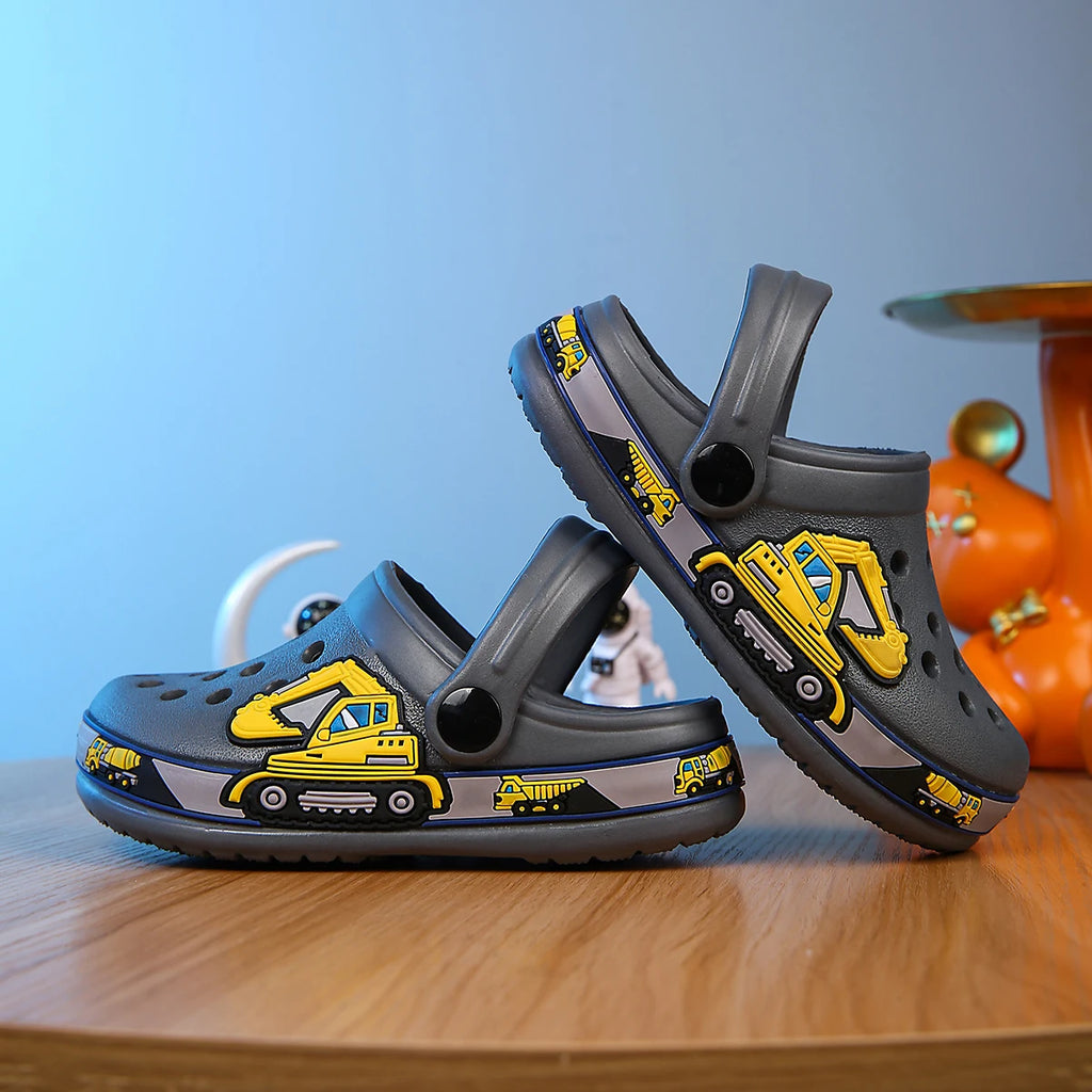 Boys' summer cartoon leisure beach garden cave shoes, comfortable and lightweight, non slip sandals