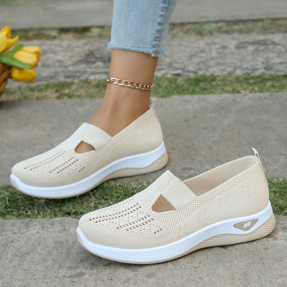 Summer women's casual sports shoes simple  light and solid women's shoes for sale throughout the four seasons with free shipping