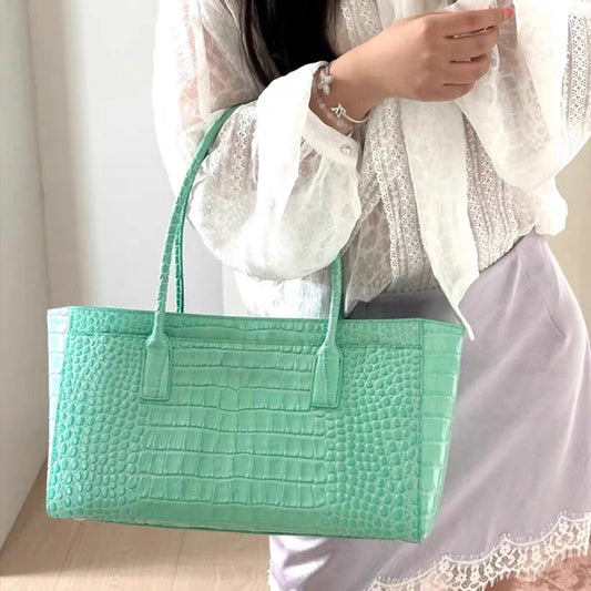Vintage Luxury Crocodile Print Clutch in Emerald Green